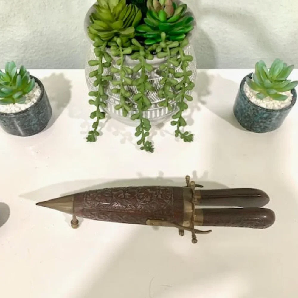VINTAGE HAND CRAFTED INDIA CARVING SET